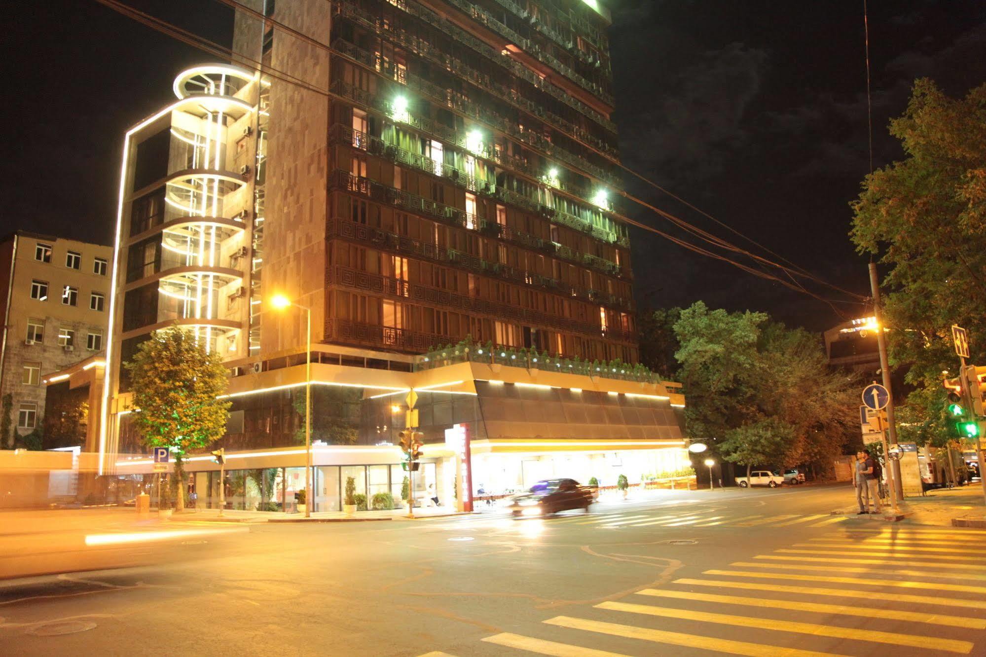 Shirak Hotel Yerevan Exterior photo